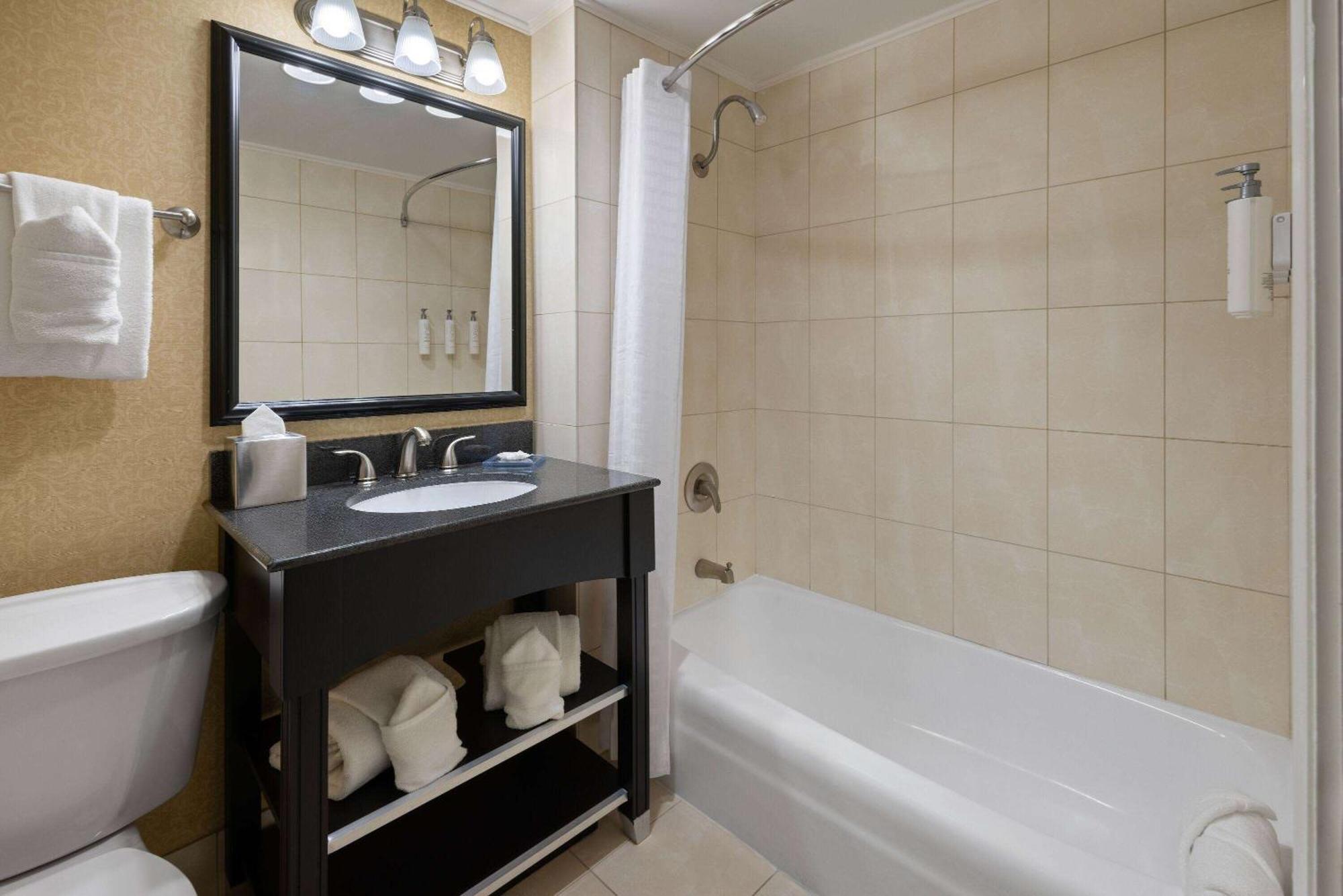 Penn Harris Hotel Harrisburg, Trademark By Wyndham Екстер'єр фото