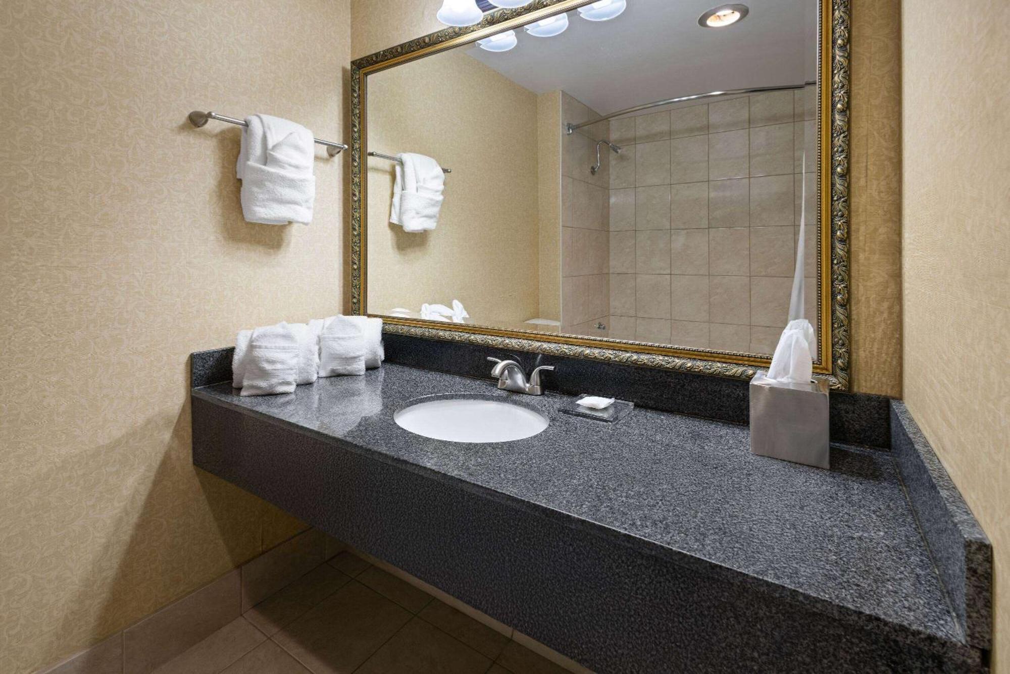 Penn Harris Hotel Harrisburg, Trademark By Wyndham Екстер'єр фото