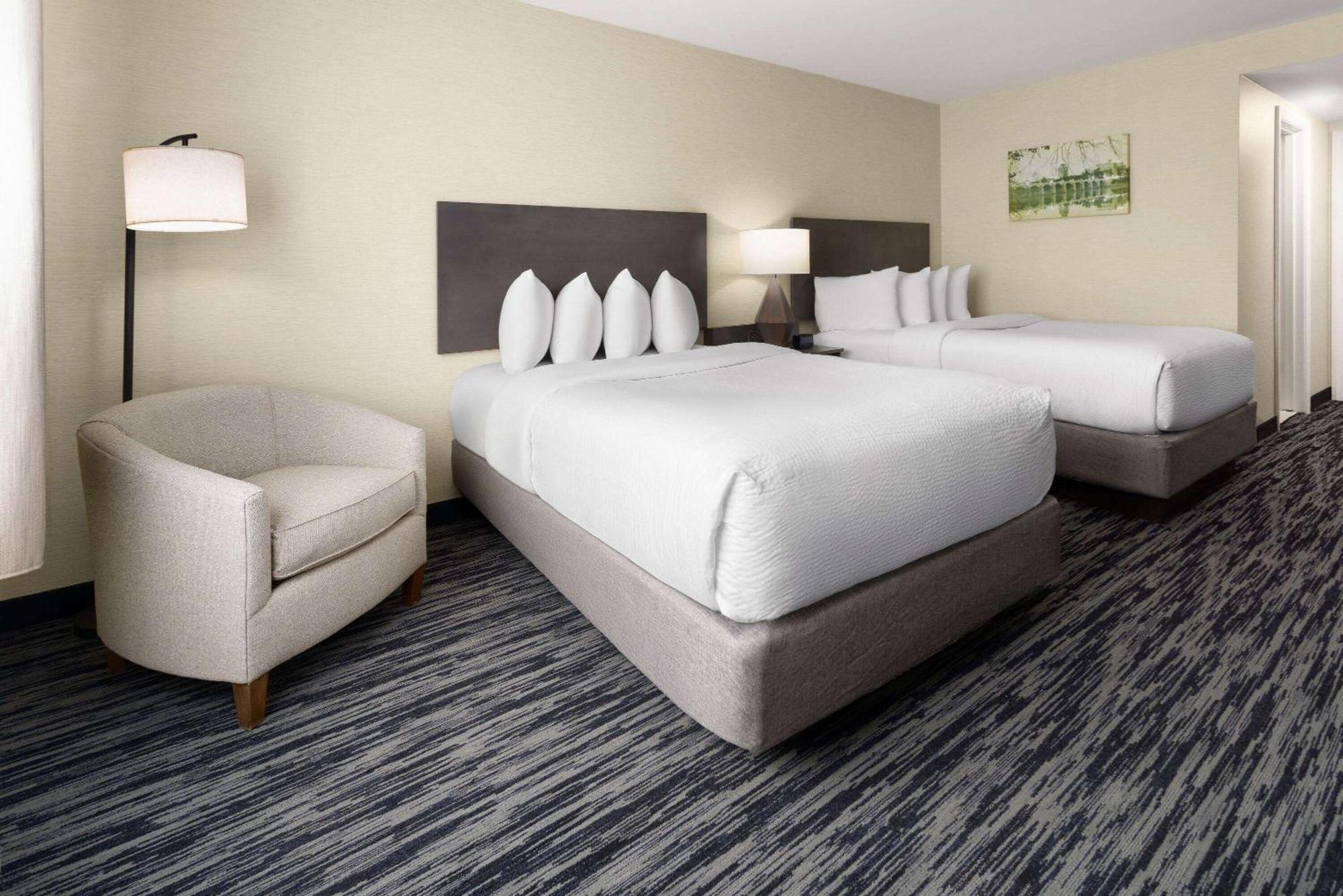 Penn Harris Hotel Harrisburg, Trademark By Wyndham Екстер'єр фото